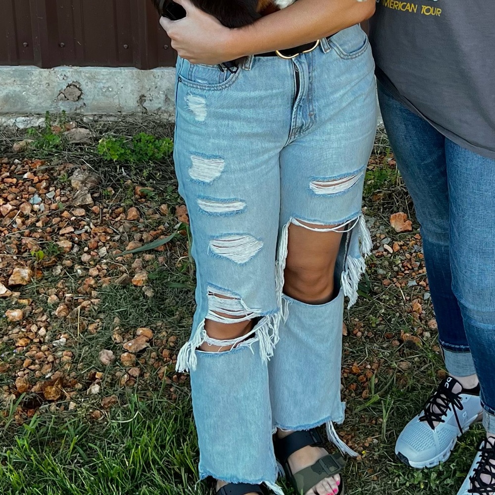 Hidden Cropped Distressed Jeans